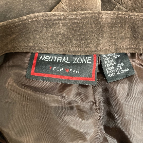 Neutral Zone Brown Sexy
Suede Leather Skirt S/M
Chocolate
Career Office Fall - Picture 3 of 3